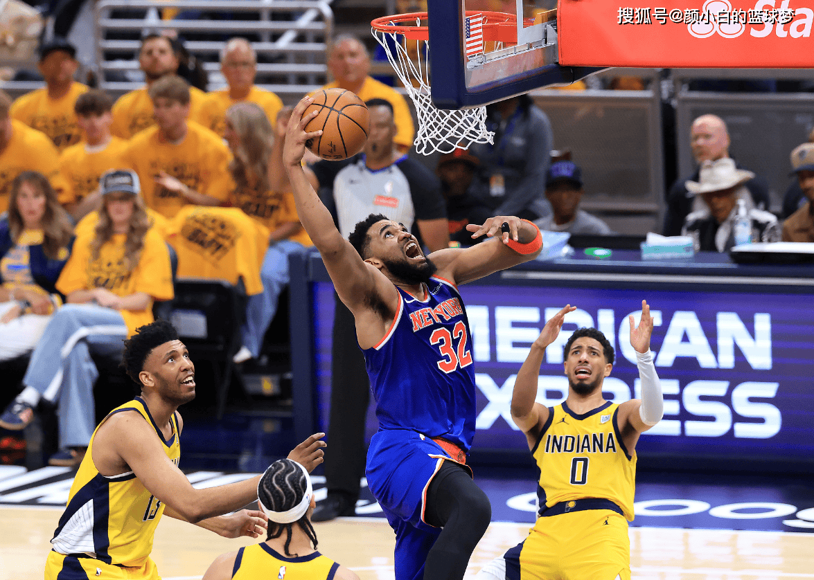 蜂鸟竞技-纽约尼克斯训练开放日，集结日完成体检引观众欢呼，NBA季后赛在即，控场能力成焦点的简单介绍