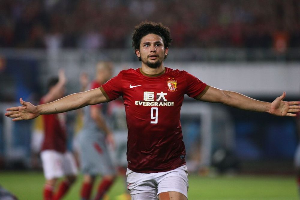 蜂鸟竞技-漠南朱雀队鏖战胶东战狼队，F1淘汰赛火力全开，转换速度占优。外援联手发威的简单介绍