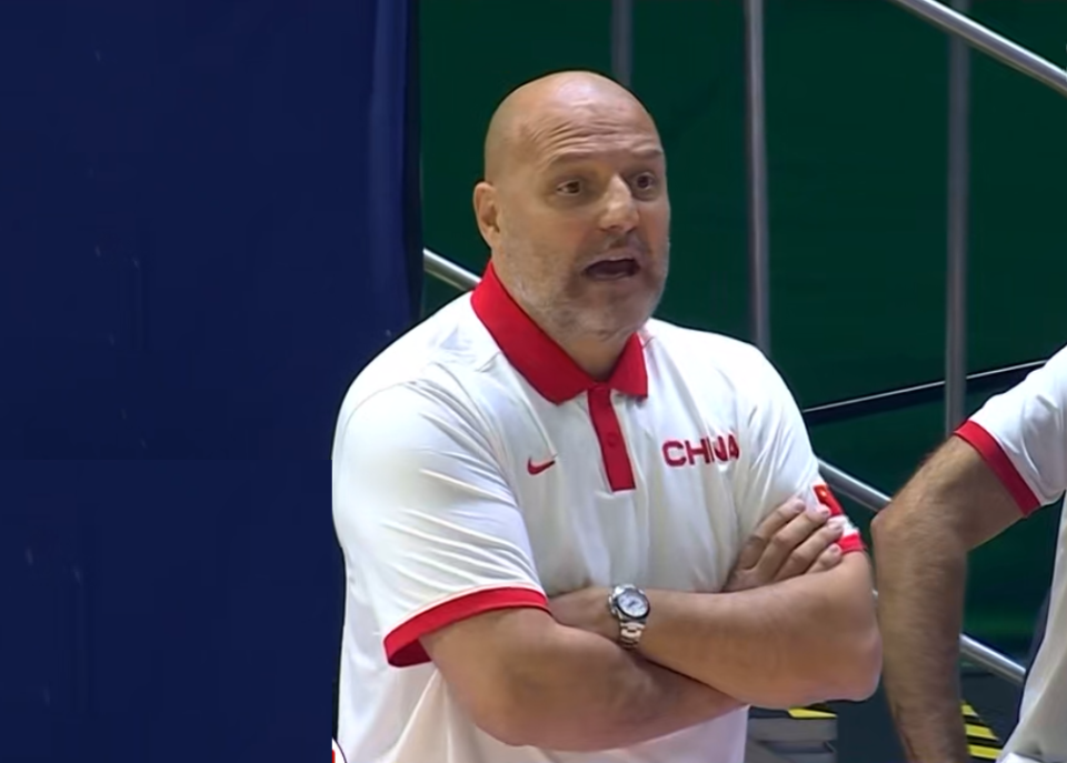 蜂鸟竞技-包含阿扎伦卡赛事官方发布战术调整新规，西班牙队争议不断！的词条